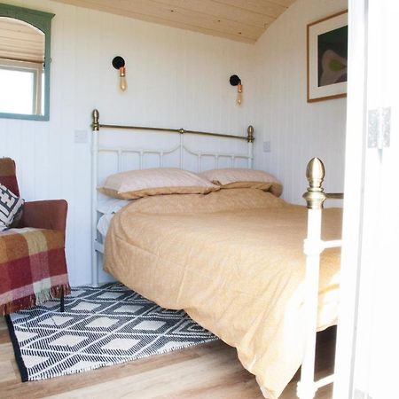 Ewe With A View Sea View Shepherds Huts Breage Extérieur photo