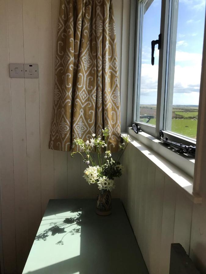Ewe With A View Sea View Shepherds Huts Breage Extérieur photo